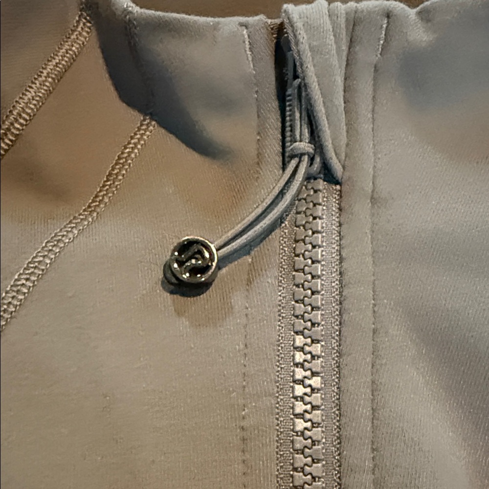 lululemon athletica Defined Relaxed-Fit Full-Zip Jacket - Picture 3 of 5